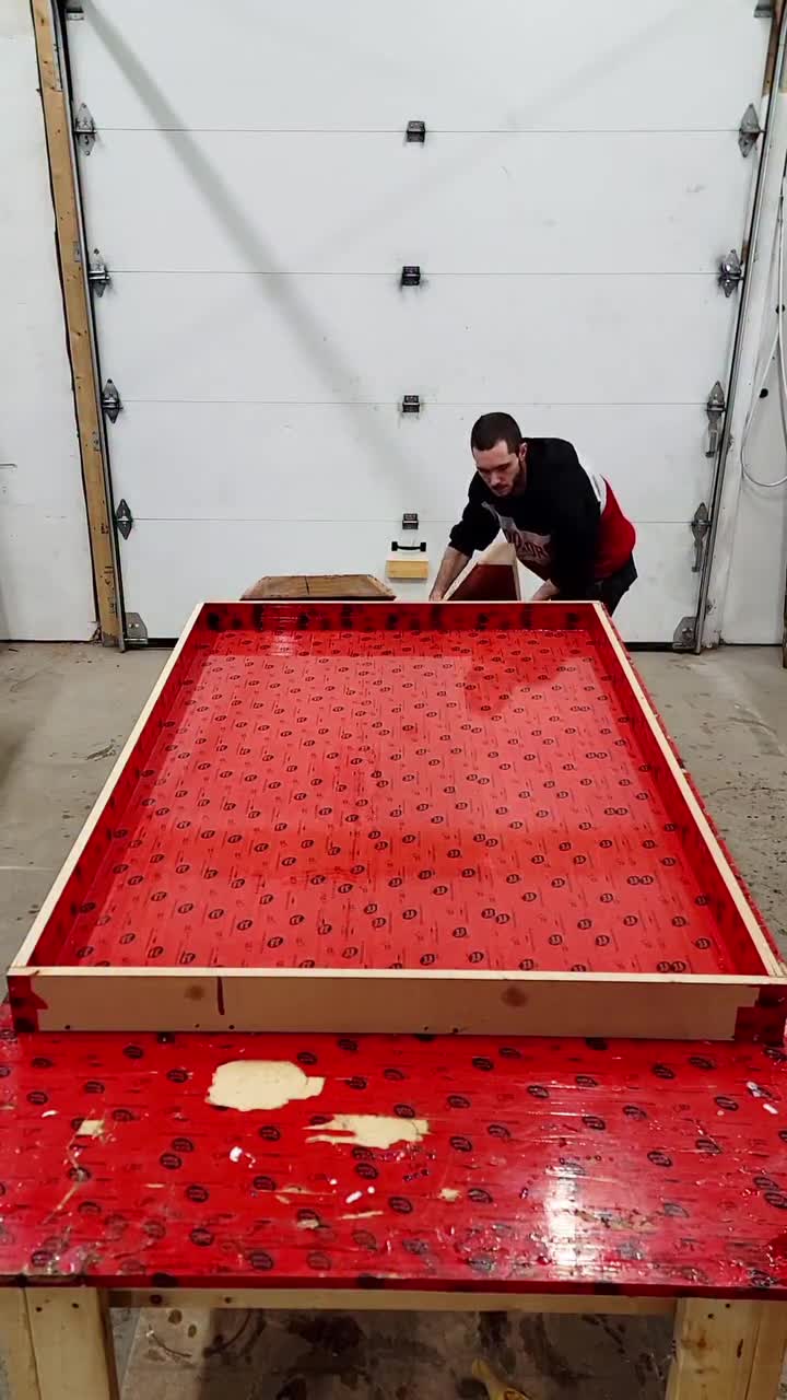 Bonjour Mr le Banquier, ce serait pour faire un crédit à la consommation, pour m'acheter une table, s'il vous plait !?