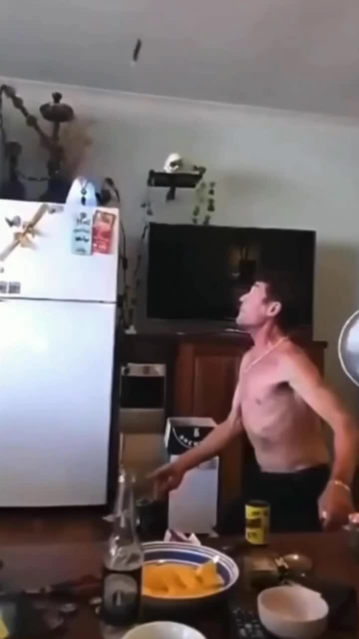 Donne nous des nouvelles de là-bas.