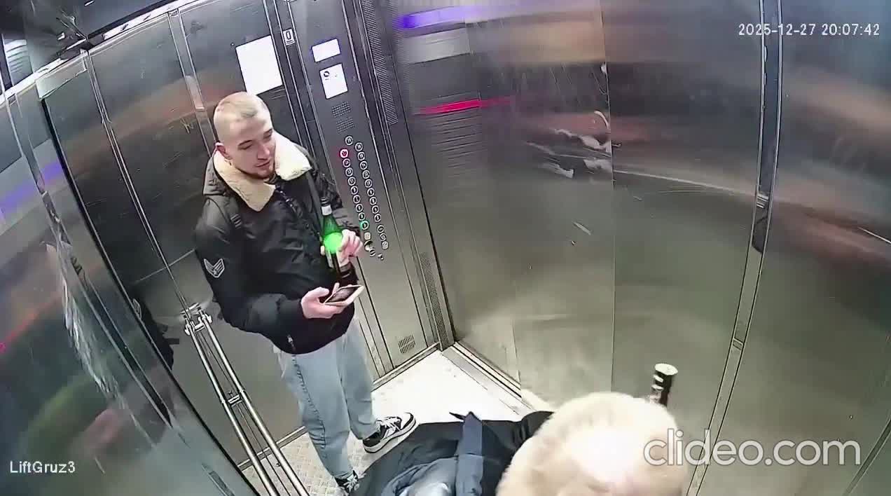 Il est un poil en avance... ou en "retard"