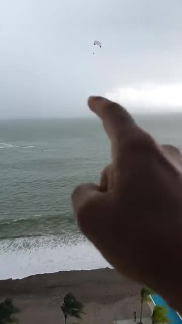 Faire du parachute ascensionnel en pleine tempête