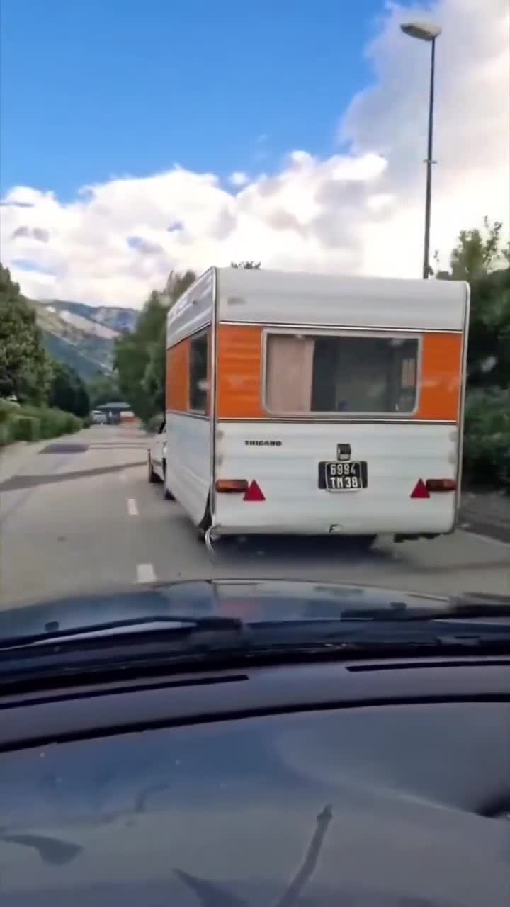 On dort à 25, on chauffe au méthane. Y'a même plus la place de mettre oune banane...
