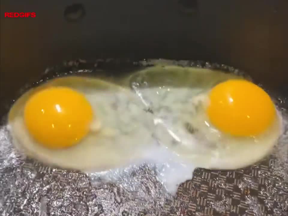 Tout me la rappelle.