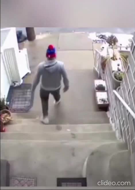 Fléau hivernal... l'escalier.