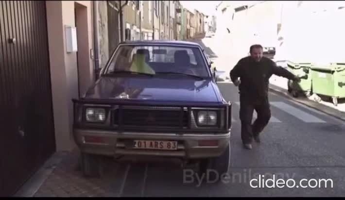 Quand tu viens faire un dernier bécot à mémé, avant de partir en voyage.