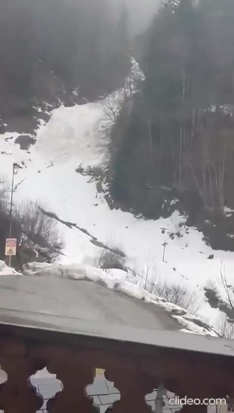 Avalanche de la Sardonne, survenue hier entre Allemond et Villard-Reculas.