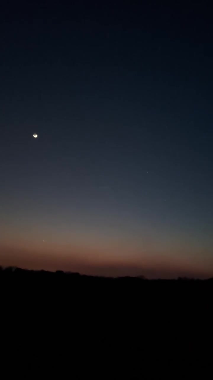 L'ISS apparaît au Champ de Blé aux Corbeaux et disparaît au dessus de Van Gogh ( 5min en accéléré)