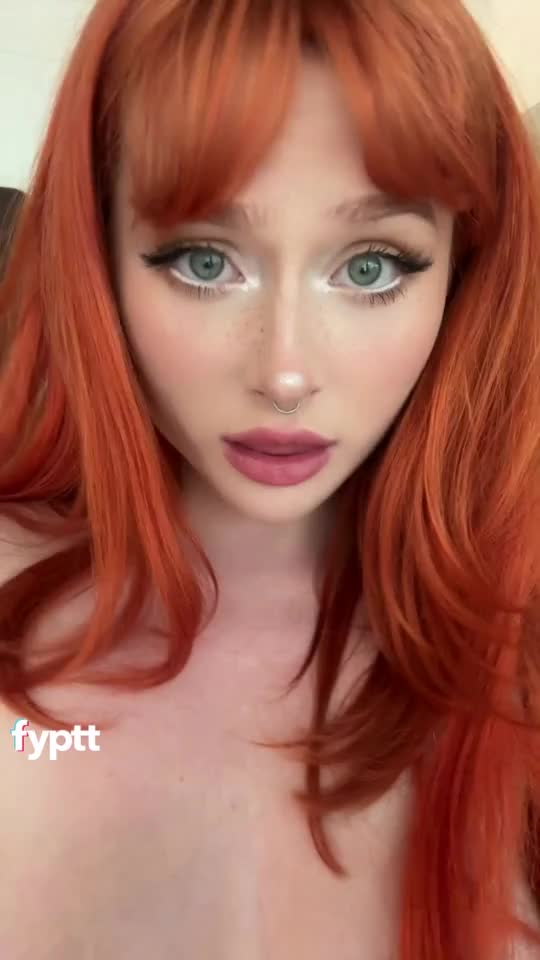 Rousse boobs