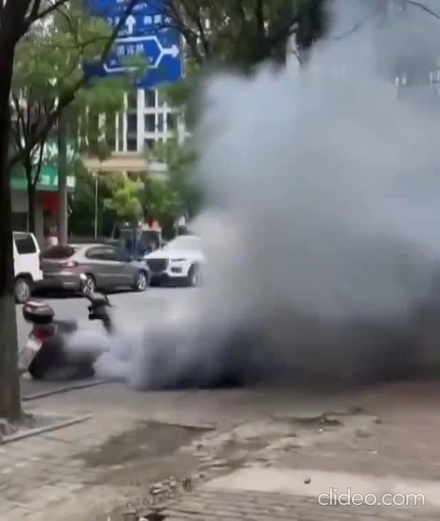 Ça déconne zéro une batterie chinoise en fait...