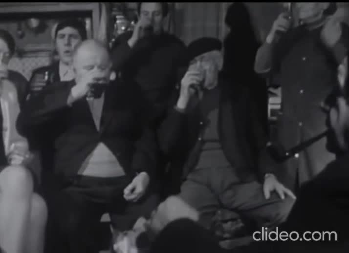 1969: Veillée familiale autour d'un vin chaud.