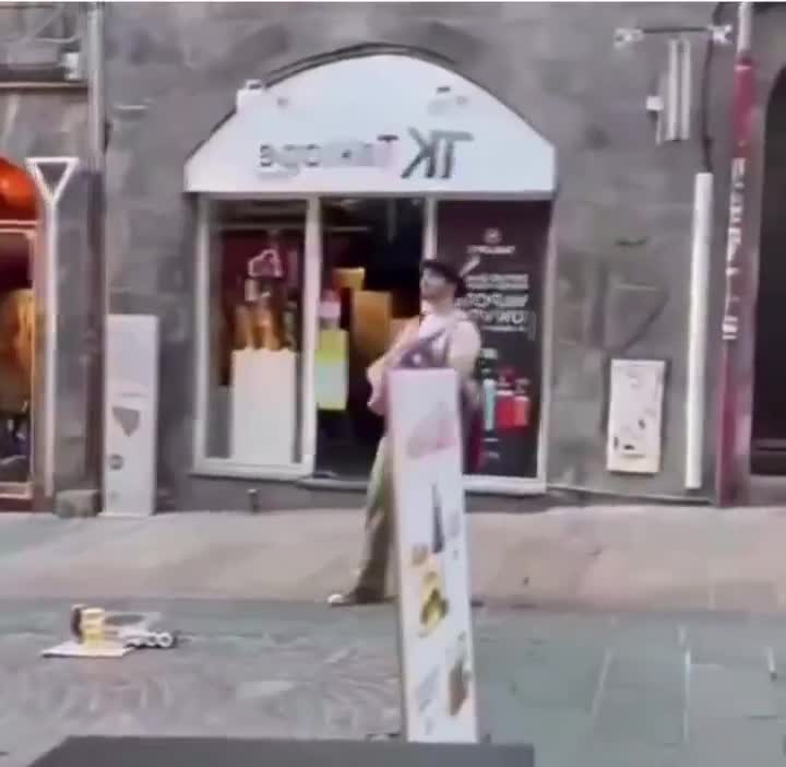 T'as le retour son Gégé? Ouais bouge pas...