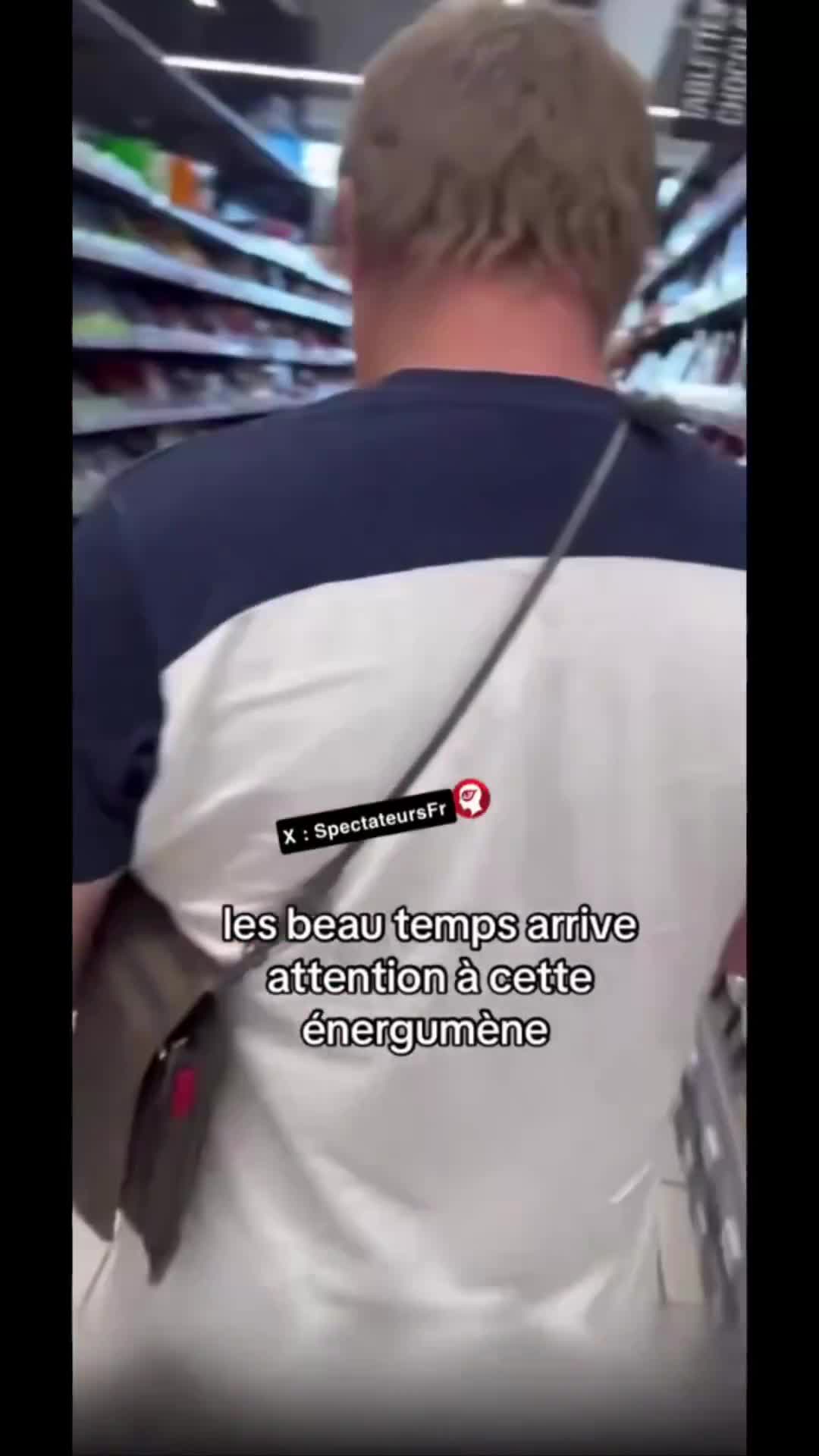 Une cliente a surpris un prédateur sexuel (un choual du serveur des bannis...) en train de filmer sous sa jupe. Les faits se sont déroulés au @Leclerc ZAC du Clos du Chêne, à Montévrain (77144).