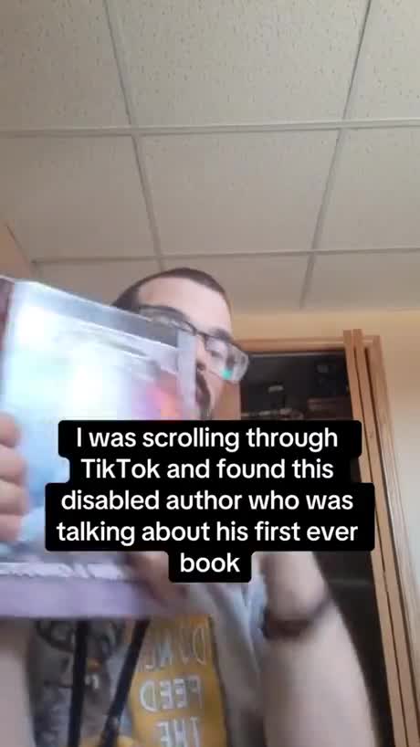 Atteint de paralysie cérébrale, Matthew J. Crouch a créé un univers fantasy dont il parle dans cette vidéo