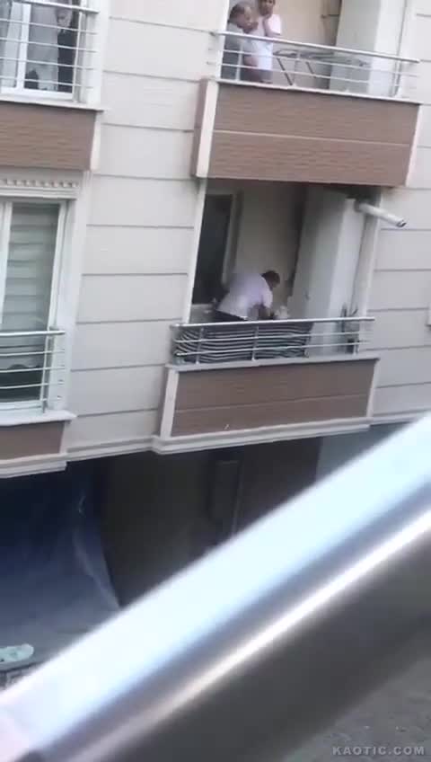 Arrête fais balcon Jean-Mi !!