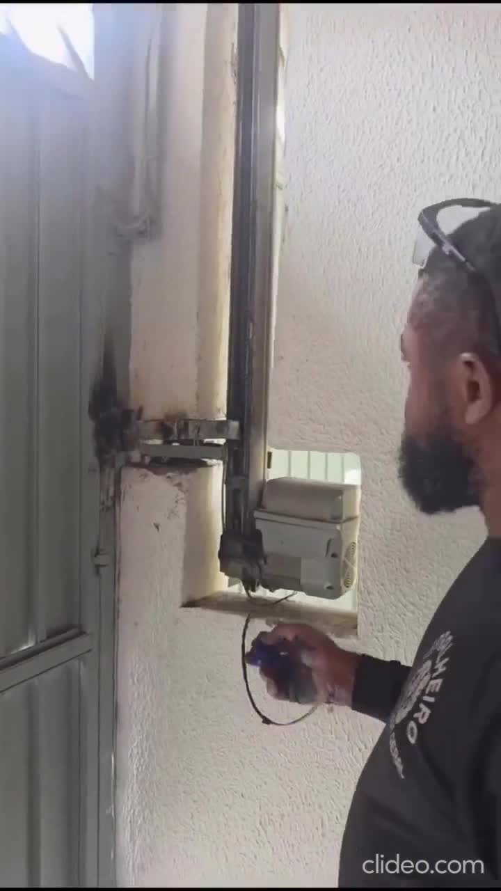 Et là Doudou tu vois mon génie cwéatif en matièwe d'ouvewtuwe de powte