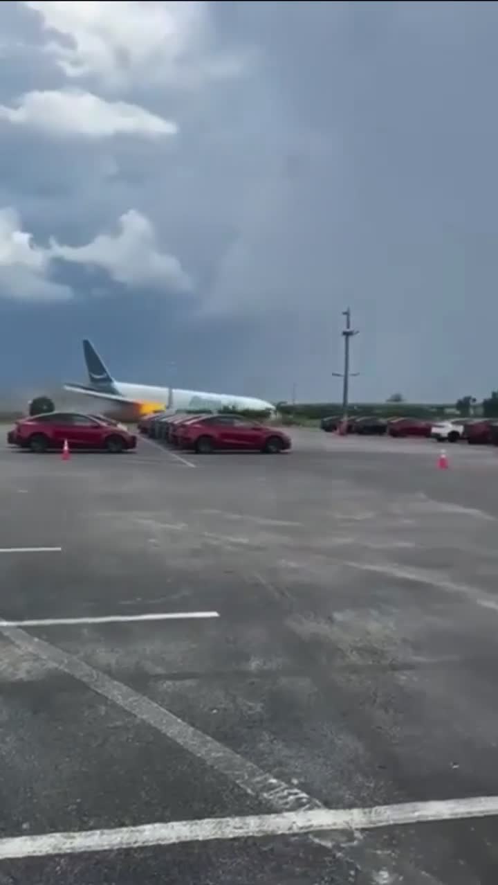 Atterrissage raté pour un avion d'Amazon (5 morts et 3 blessés critiques)