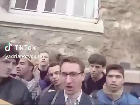 Les inconnus revisités