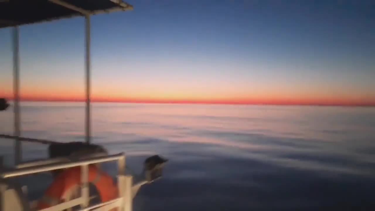 Le terminateur est l'endroit / le moment où le jour rencontre la nuit