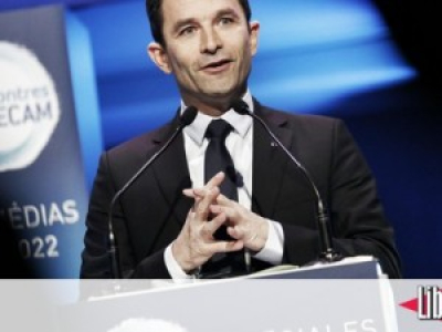 Benoît Hamon veut desserrer le contrôle des milliardaires sur la presse française