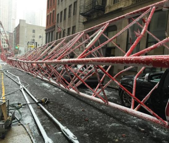New York : une grue s'effondre en plein Manhattan