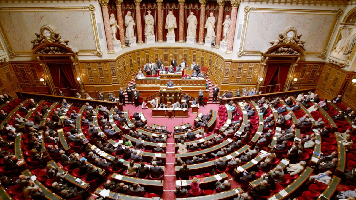 Loi Travail: les sénateurs suppriment les 35 heures