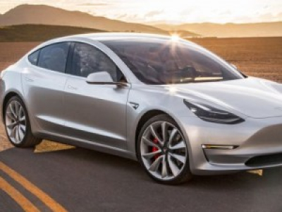 La Tesla &quot;Model 3&quot; intégrera la technologie de toit solaire Tesla
