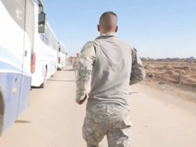 Un soldat irakien retrouve sa mère deux ans plus tard.