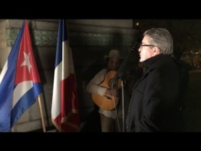 Mélenchon rend hommage à Fidel Castro