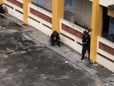 Entraînement tactique de la police Vietnamienne
