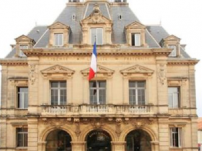 Opération coup de poing : la Ville de Frontignan met sa mairie en vente sur leboncoin

