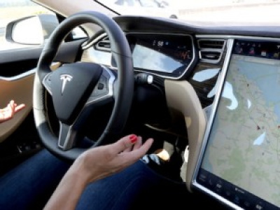 Tesla augmente l'autonomie de ses véhicules en Floride...