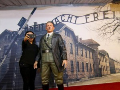 En Indonésie, un musée vous propose de faire un selfie avec Hitler