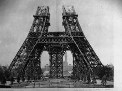 L'inutile et monstrueuse tour Eiffel.