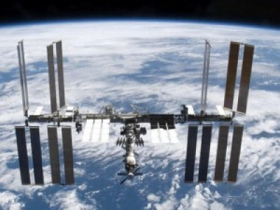 Des bactéries vivantes extraterrestres retrouvées sur la coque de l’ISS ?