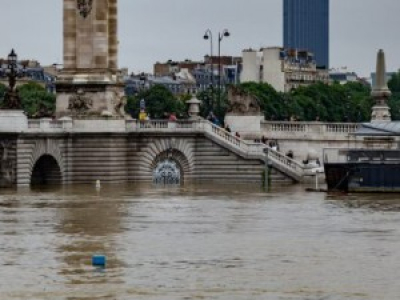 La décrue de la Seine menace BFM TV de sujet de fond