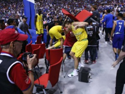 Basket : une bagarre générale pendant le match Philippines-Australie.