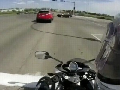 Salopard de motard qui roule trop vite