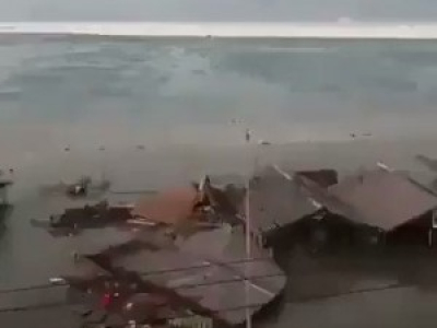 Tsunami sur l'île de Sulawesi