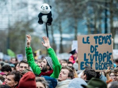 70 000 personnes défilent à Bruxelles pour une politique climatique plus ambitieuse. 