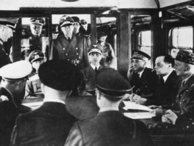 Les enregistrements secrets d'Hitler de l'armistice de 1940 retrouvés