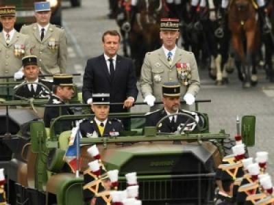 Défilé du 14 juillet: Macron sifflé sur les Champs-Elysées
