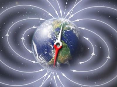 La variation du champ magnétique terrestre s’effectue beaucoup plus rapidement que prévu.