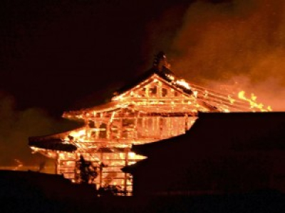Japon : le château de Shuri, classé au patrimoine mondial de l'Unesco, ravagé par un incendie