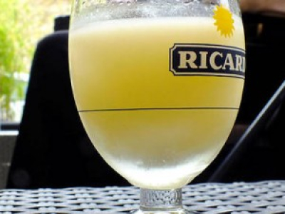 Des salariés de Pernod-Ricard accusent l'entreprise de les avoir incités à boire.
