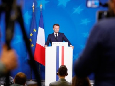 Réforme des retraites : l'UE encourage Macron, qui sera fragilisé en cas d'échec