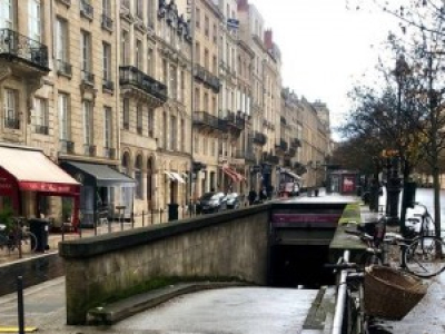 Bordeaux : Une femme transgenre jetée du haut d’une rampe de parking