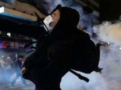Hong Kong: Noël &quot;gâché&quot; par des &quot;émeutiers irresponsables&quot;