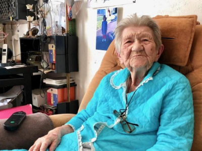 Hélène, centenaire, en grève de la faim pour qu'on la laisse mourir.