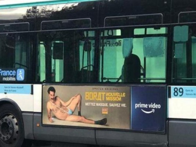 Choqués par la bague de Borat à l'effigie d'Allah, des chauffeurs exigent le retrait de l'affiche de leurs bus