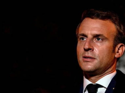 Emmanuel Macron: nous sommes devenus une société victimaire et emotionnelle.