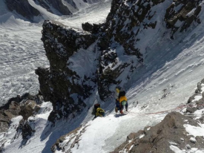 Des Népalais réussissent la première ascension hivernale du K2